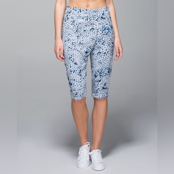 Lululemon Retreat Yogi Crop Star Crushed Silver Fox Deep Navy size 8 - Picture 3 of 12